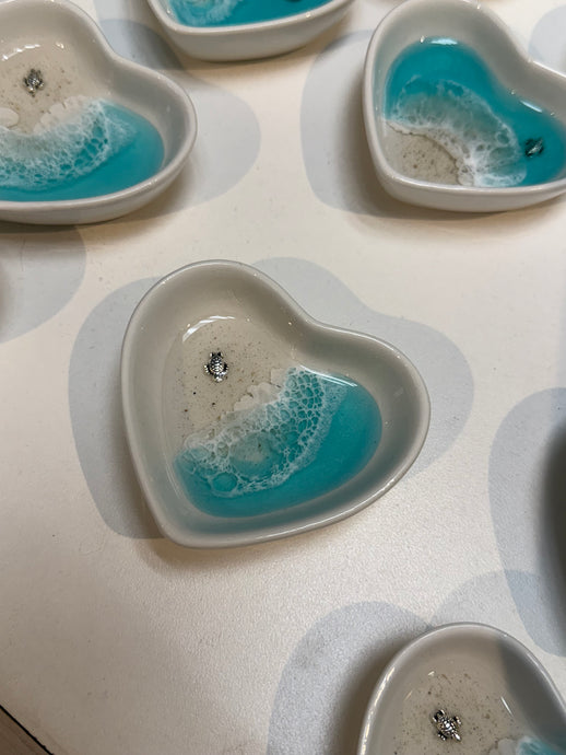 Ocean Trinket Dishes at JD's Burger April 14th at 6pm